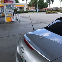 Photo taken at Shell by Nando S. on 5/12/2019