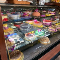 Foto diambil di Bijan Bakery &amp;amp; Cafe oleh Neha L. pada 11/14/2022
