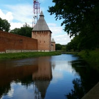 Photo taken at Озеро в Лопатинском саду (с мостом) by Renie L. on 7/6/2017