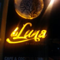 รูปภาพถ่ายที่ La Luna Lounge โดย Amaury D. เมื่อ 9/21/2013