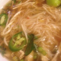 8/7/2013에 J Lee F.님이 Pho Van Vietnamese Cuisine에서 찍은 사진