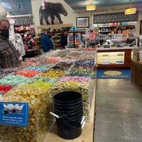 Photo taken at Mister Ed&amp;#39;s Elephant Museum &amp;amp; Candy Emporium by Karen T. on 11/13/2021