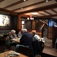 Foto tomada en The Keg Steakhouse + Bar - Banff Downton  por Fan Z. el 10/3/2019