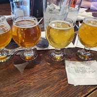 Photo taken at Granite City Food and Brewery by Theran B. on 3/14/2023