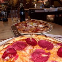 Foto diambil di Vagabondo&#39;s Pizzeria &amp; Ristorante oleh SANAZ t. pada 8/23/2020