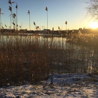 Photo taken at Töölönlahti / Tölöviken by Marjo W. on 12/27/2015