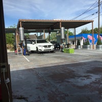 Photo taken at Aqua Hand Car Wash &amp;amp; Detail (Heights) by Alejandro M. on 4/7/2016
