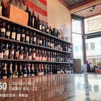 Photo taken at Bounty Hunter Wine Bar &amp;amp; Smokin&amp;#39; BBQ by Jing L. on 1/8/2023