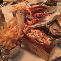 Foto scattata a Burger &amp;amp; Lobster da Elaine N. il 1/7/2016