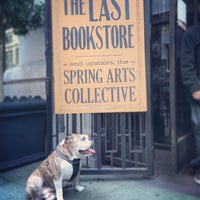 รูปภาพถ่ายที่ The Last Bookstore โดย Alejandra N. เมื่อ 1/3/2016