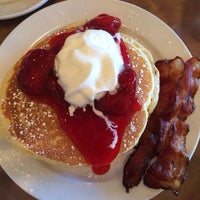 Photo taken at Mapleberry Pancake House and Bistro Bar by Suburban Foodie on 2/24/2014
