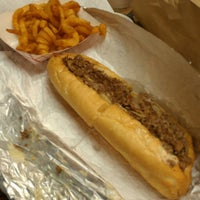 11/24/2012 tarihinde Joseph A.ziyaretçi tarafından Cheese Steak Shop'de çekilen fotoğraf