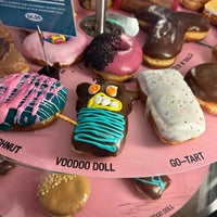 Photo taken at Voodoo Doughnut Too by Maha abdullah on 4/21/2024