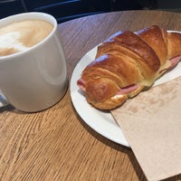 Photo taken at Starbucks by dorimi (. on 10/16/2019