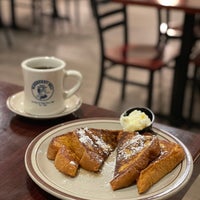 Photo taken at Blueberry Hill Family Restaurant by محمد on 11/16/2021
