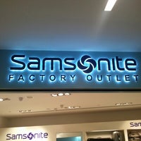 Photo taken at Samsonite Factory Outlet by Nick Teoh C. on 4/11/2013