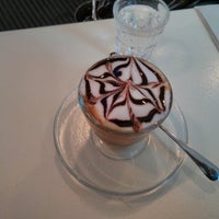 4/12/2013にAndrea B.がMILK Coffee And Drinkで撮った写真