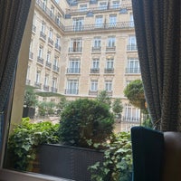 Photo taken at Fraser Suites Le Claridge Champs-Élysées by Dublin🇮🇪 on 10/18/2023