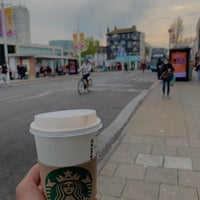 Photo taken at Starbucks by 3z 🇸🇦 on 4/28/2022