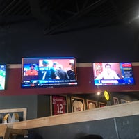 Photo taken at Buffalo Wild Wings by Pedro O. on 9/20/2018