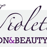 Foto diambil di Violette Salon &amp;amp; Beauty Bar oleh Raina G. pada 4/1/2013