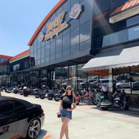 Foto tomada en Bartels&amp;#39; Harley-Davidson  por Svetlana K. el 6/8/2019