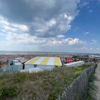 Photo taken at Strand Zandvoort aan Zee by Abdulrahman .. on 6/11/2023