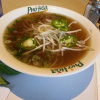 Photo taken at Pho Hoa Noodle Soup by Peter C. on 6/4/2014