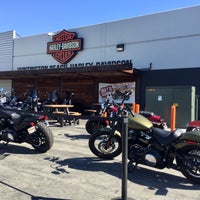 2/26/2018 tarihinde Karen D.ziyaretçi tarafından Huntington Beach Harley-Davidson'de çekilen fotoğraf