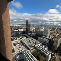 Foto diambil di Radisson Blu Hotel Lyon oleh Guy Alain B. pada 10/24/2023