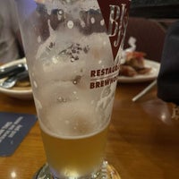 Photo taken at BJ&amp;#39;s Restaurant &amp;amp; Brewhouse by Robert T. on 4/16/2022