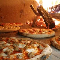 8/17/2018 tarihinde Stix n Brix Wood Fired Pizzaziyaretçi tarafından Stix n Brix Wood Fired Pizza'de çekilen fotoğraf