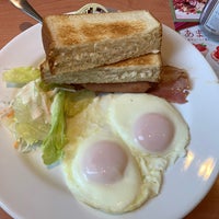 Photo taken at Denny&amp;#39;s by Yoshihiko A. on 1/28/2022