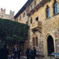 Photo taken at Casa di Giulietta by Ирина on 10/24/2015
