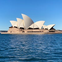 Photo taken at Sydney Opera House by Yusuf Ö. on 7/20/2019