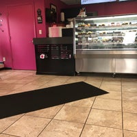 10/7/2018 tarihinde Megan C.ziyaretçi tarafından Gigi&amp;#39;s Cupcakes'de çekilen fotoğraf