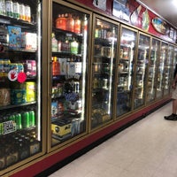 8/21/2018에 Megan C.님이 Route 7 Liquor &amp;amp; Deli에서 찍은 사진