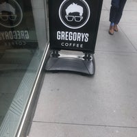 รูปภาพถ่ายที่ Gregorys Coffee โดย Megan C. เมื่อ 7/31/2019