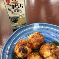 Photo taken at 天野屋のたこ焼き屋 by Kika A. on 7/24/2019