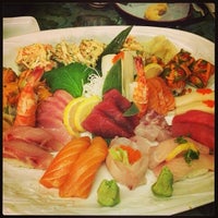 11/21/2013 tarihinde john c.ziyaretçi tarafından Yummy Sushi'de çekilen fotoğraf