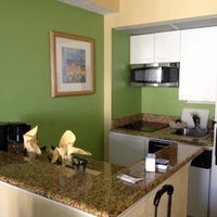 Foto tomada en Residence Inn by Marriott Miami Coconut Grove  por Danna C. el 11/30/2012