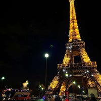 Foto tirada no(a) Le Paris Grill - Tower Hill por N em 7/15/2023