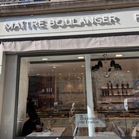 Photo taken at Boulangerie-Pâtisserie Lohezic by Abdulaziz Bajeel on 9/6/2022