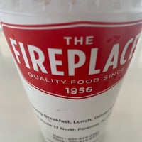 Foto tirada no(a) The Fireplace Restaurant por Katie R. em 7/31/2021