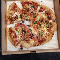 Das Foto wurde bei Uncle Maddio&amp;#39;s Pizza Joint von Macy T. am 8/9/2014 aufgenommen