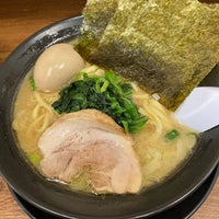 Photo taken at 横浜家系ラーメン 武骨家 恵比寿店 by 福士 蒼. on 4/25/2021