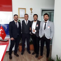 Photo taken at Re/Max Pasha 5 Gayrimenkul Danışmanlık by Tunç Y. on 2/20/2018