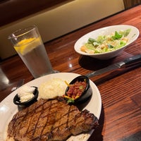 Photo taken at LongHorn Steakhouse by Veronika M. on 10/6/2022