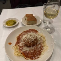 11/30/2023 tarihinde Veronika M.ziyaretçi tarafından Amerigo Italian Restaurant'de çekilen fotoğraf