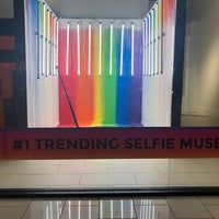 Das Foto wurde bei Museum Of Selfies von Dennis D. am 10/17/2021 aufgenommen